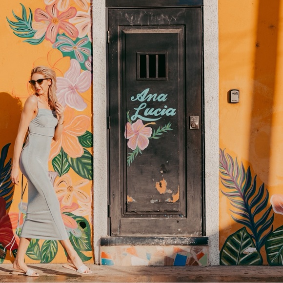 Backless draped maxi - Picture 3 of 3